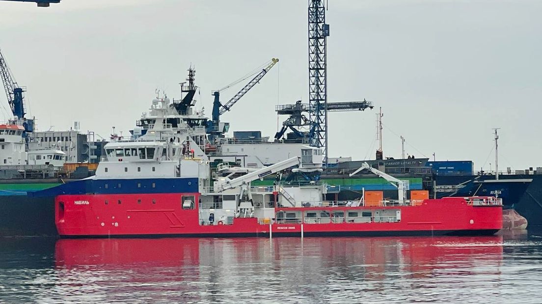 De Nabil in de haven van Delfzijl