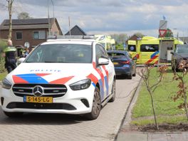 Fietser gewond bij aanrijding in Klazienaveen, automobiliste in shock na verlenen eerste hulp