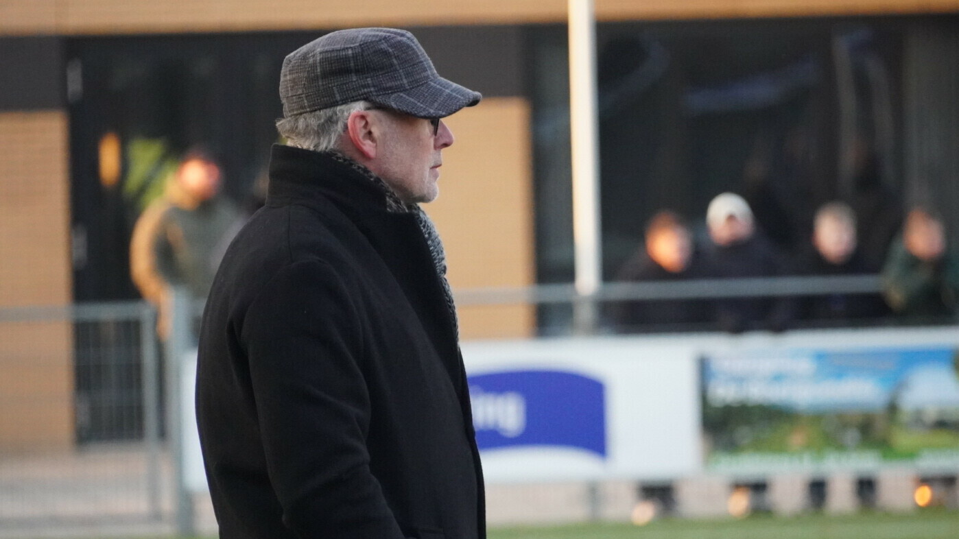 Oud-prof Ten Caat blijft in vijfde klasse plakken: 'Als het leven voorspelbaar was, was het maar een saaie bedoening'