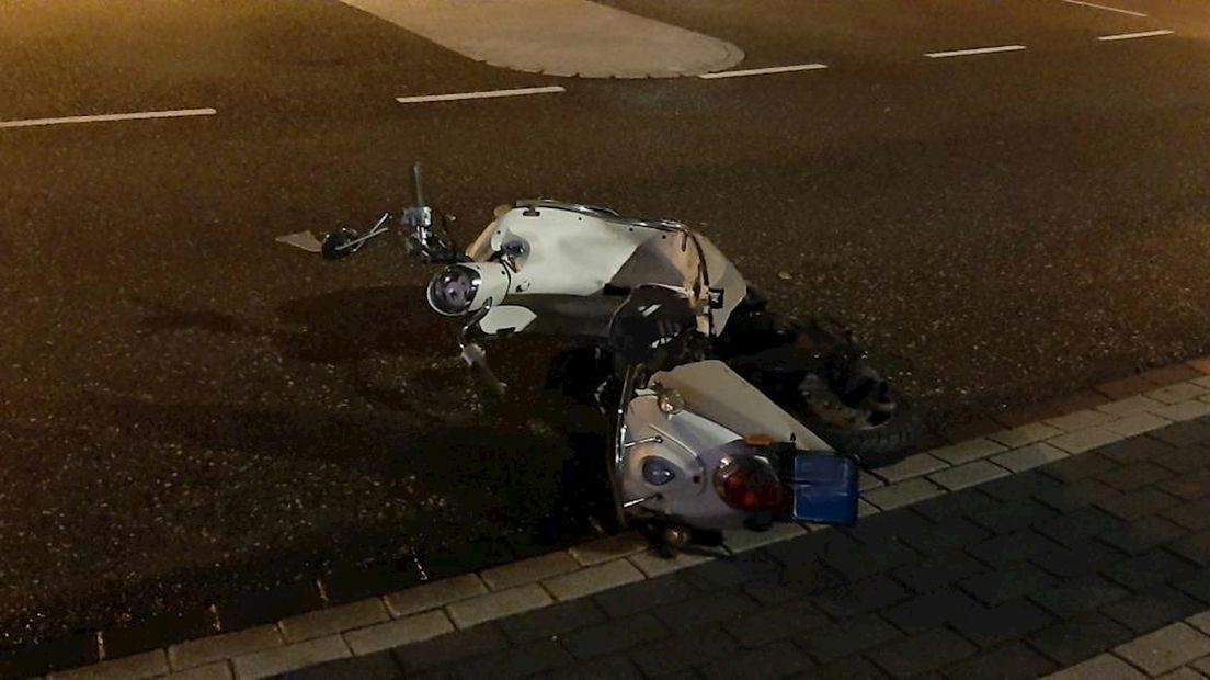 Scooterbestuurder raakt gewond na aanrijding met automobilist in Almelo
