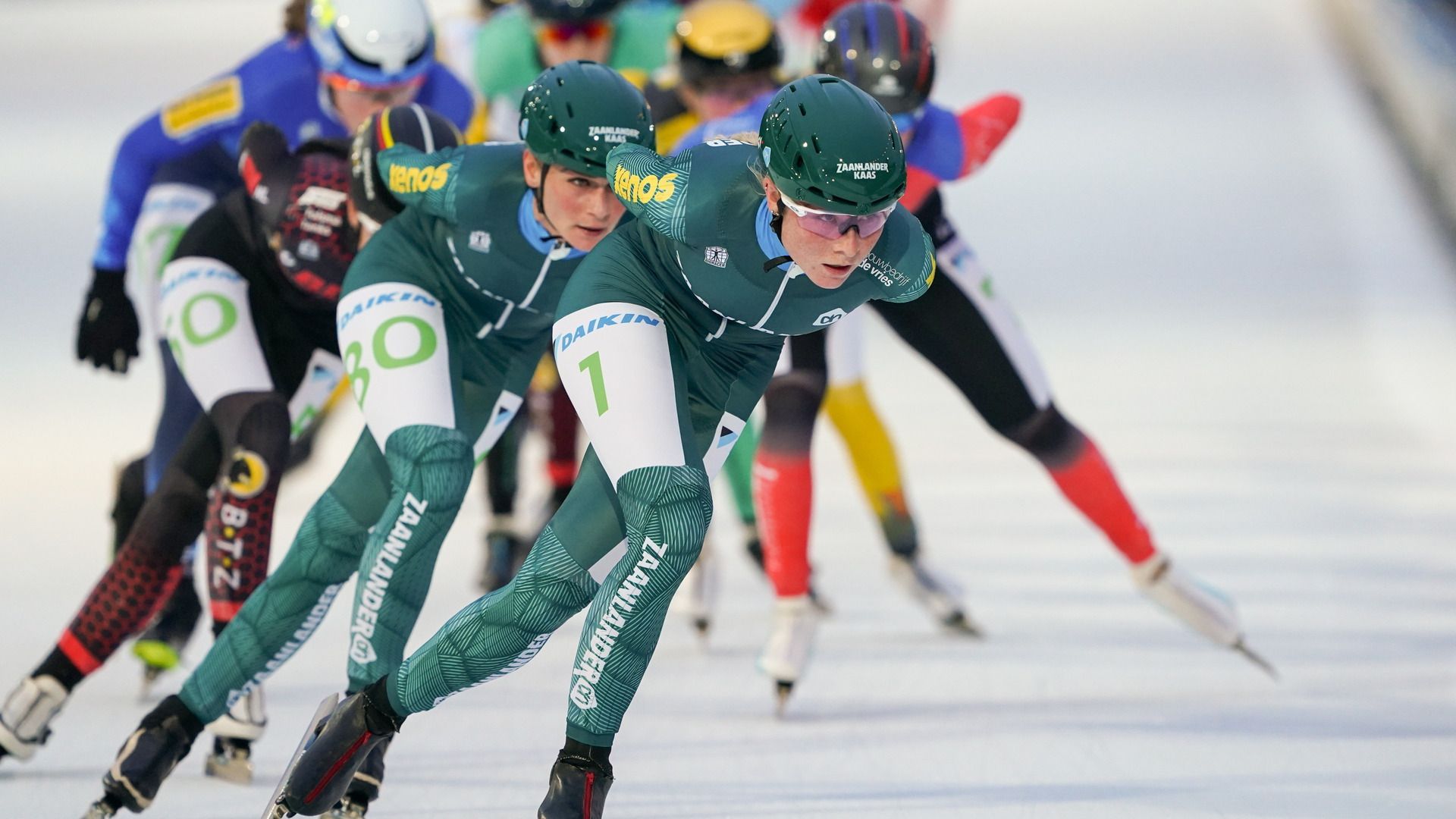 Marijke Groenewoud fiert it peloton oan