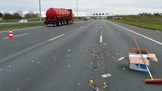 Remmen voor rood, geel en blauw: verkeerschaos door LEGO op de A2