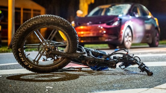 Traumahelikopter opgeroepen na botsing tussen fatbiker en taxi Home