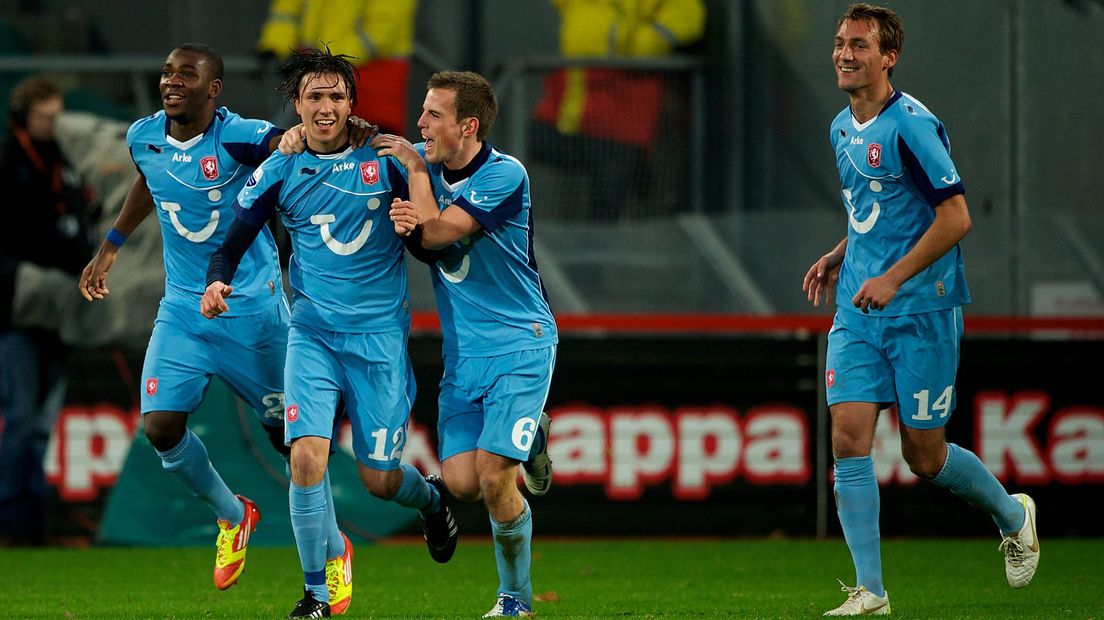 John, Berghuis, Brama en Janssen vieren één van de zes Twentse treffers tegen FC Utrecht in 2011