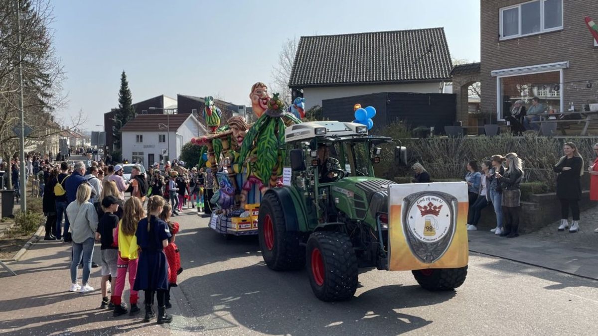 Halfvastenoptocht in Epen met blauw-geel tintje