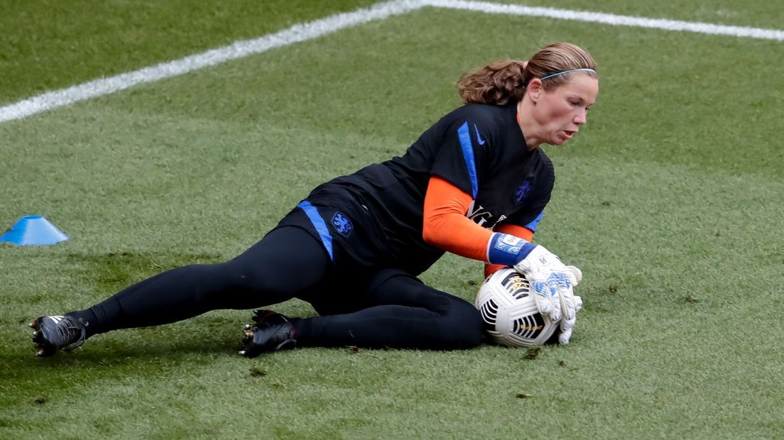 Barbara Lorsheyd tijdens de training van de Oranje Leeuwinnen