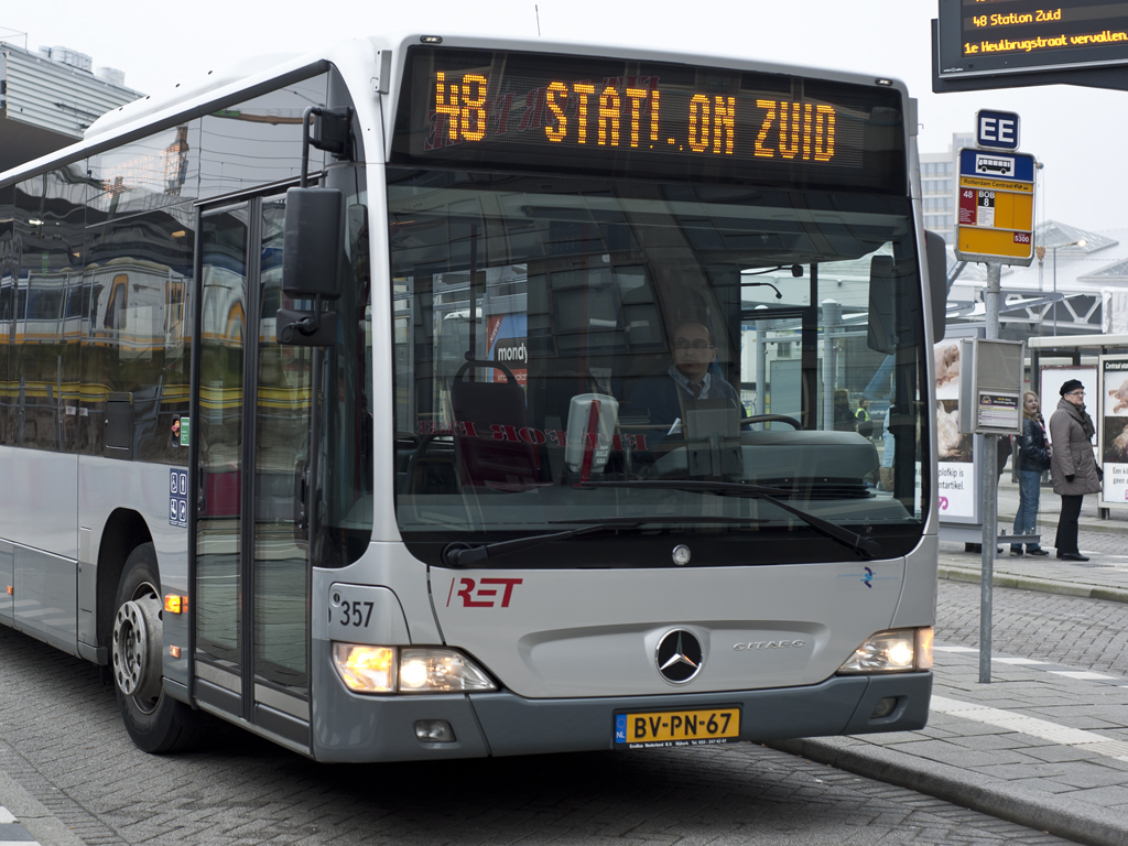 Een bus van de RET op archiefbeeld.