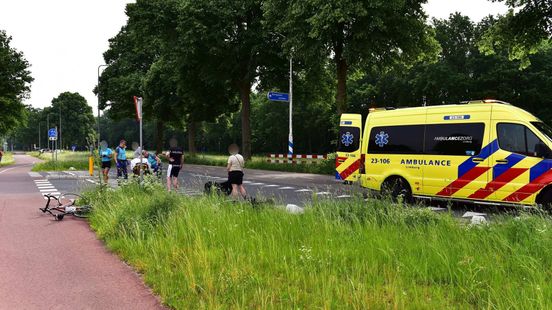Auto rijdt wielrenner aan in Nederweert, slachtoffer naar ziekenhuis Nieuws