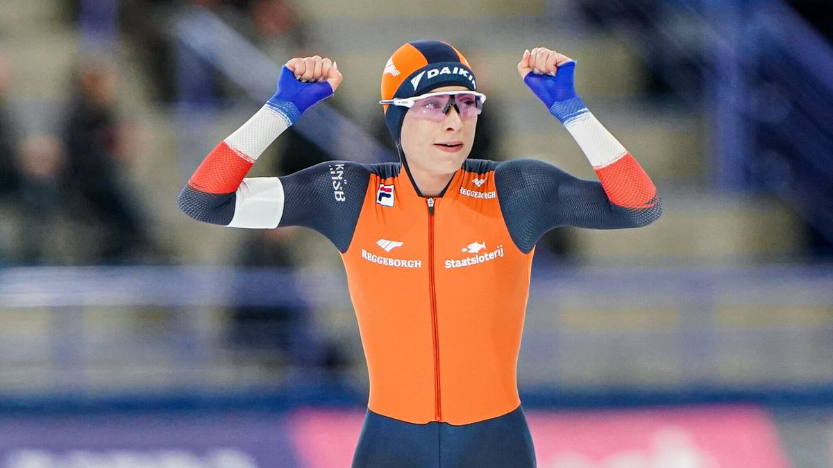 Femke Kok wint de 500 meter in Calgary | Harm Visser derde in Alkmaar