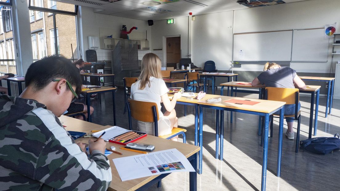 Eerste schooldag op De Boerhaave met anderhalve meter afstand