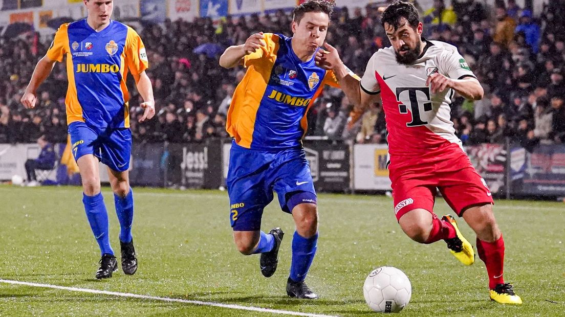 Amin Younes mocht de tweede helft meedoen bij FC Utrecht.
