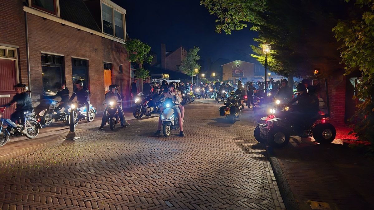 Duizenden mensen bruut gewekt door brommers: 'Iedereen moet wakker!'