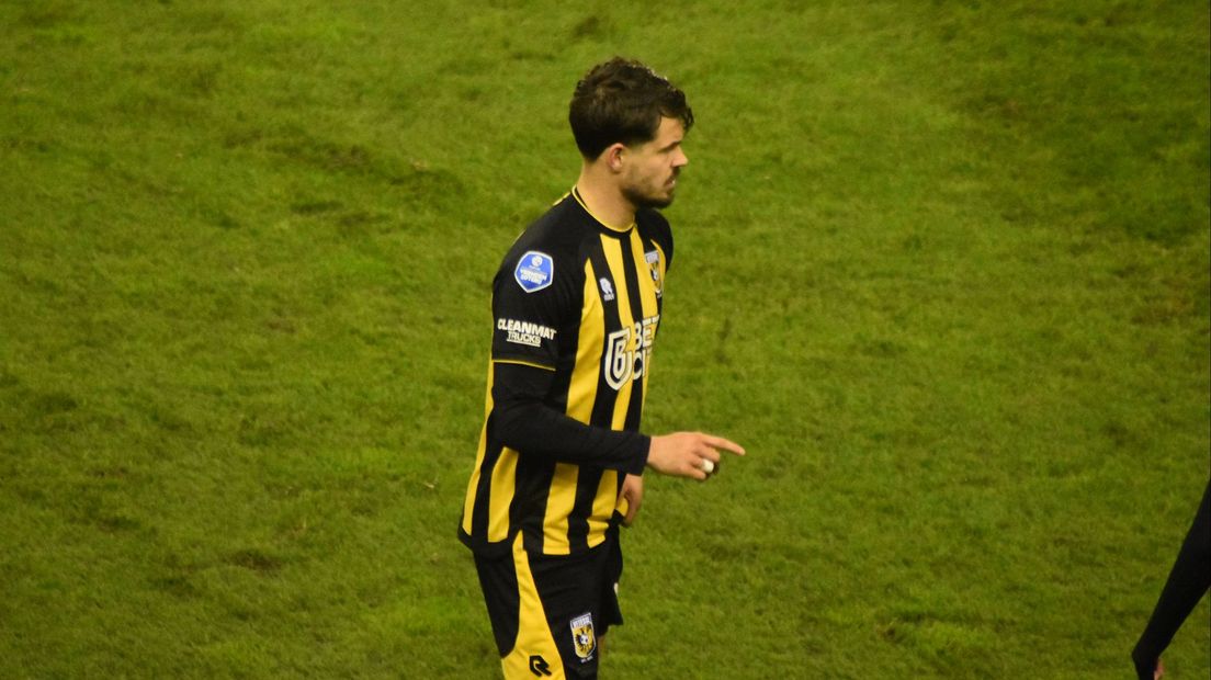 Marco van Ginkel na zijn rode kaart