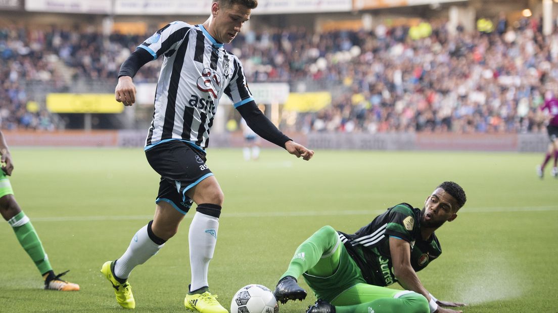 Reuven Niemeijer vorig seizoen in actie tegen Feyenoord (Rechten: ANP / Jasper Ruhe)