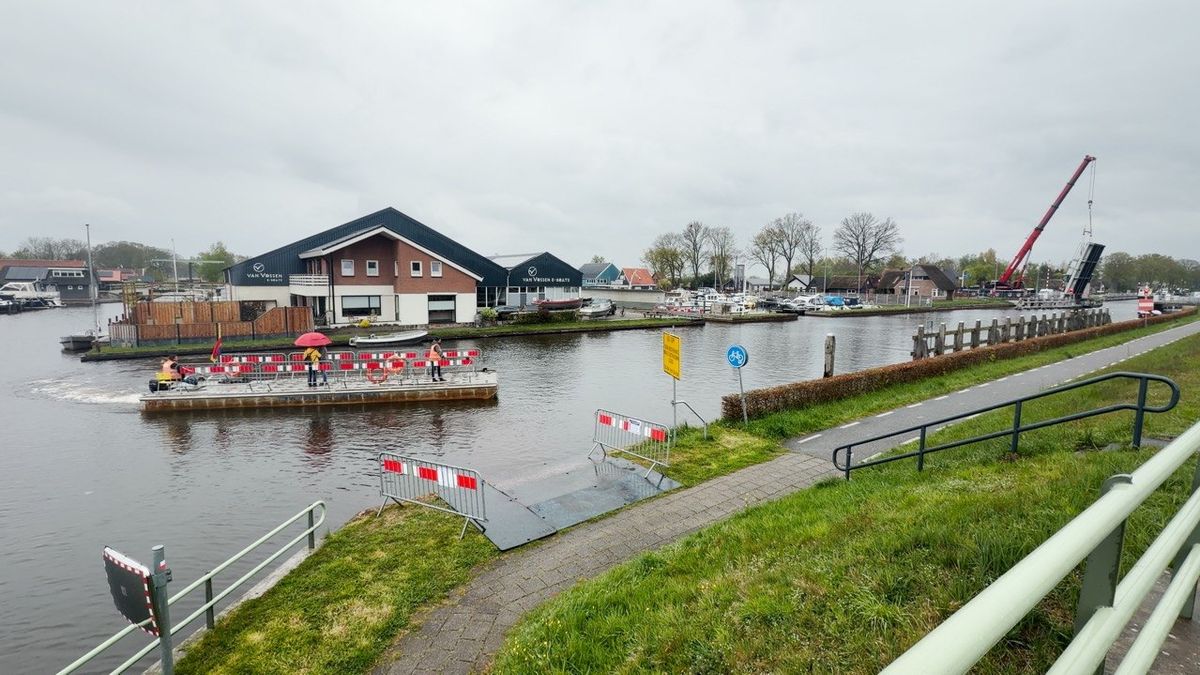 Nieuw pontje voor vijf dagen in Giethoorn: uitkomst voor jeugd en toeristen