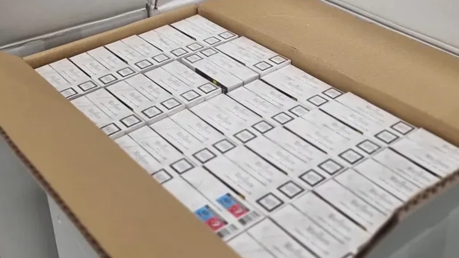 112-Nieuws: Illegale sigaretten in beslag genomen | Ongeluk op A28 bij Soesterberg.