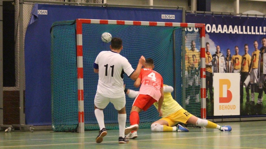 Karim Layeb(11) scoort tegen AGOVV