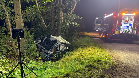Vrouw raakt gewond bij zwaar eenzijdig ongeval in Haaksbergen. Vrouw raakt gewond bij zwaar eenzijdig ongeval in Haaksbergen.