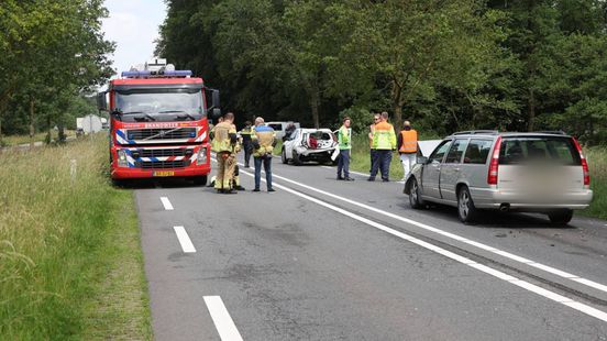 112 Nieuws: Gewonden bij botsing op N35 bij Raalte, weg afgesloten. 112 Nieuws: Gewonden bij botsing op N35 bij Raalte, weg afgesloten.