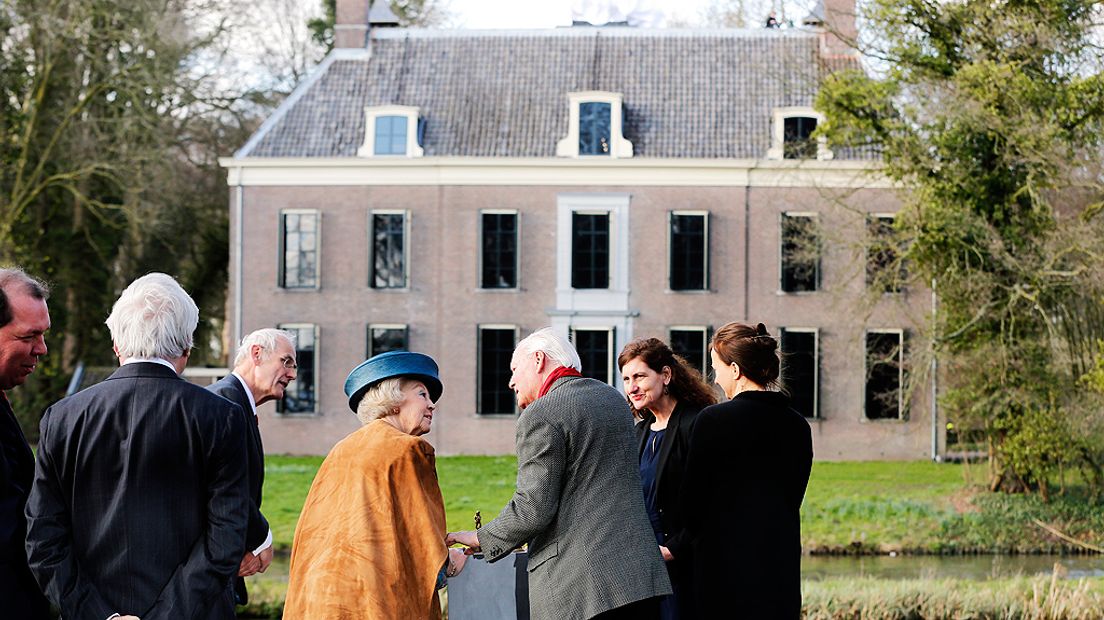 Beatrix tijdens de opening van het MOA in 2014.