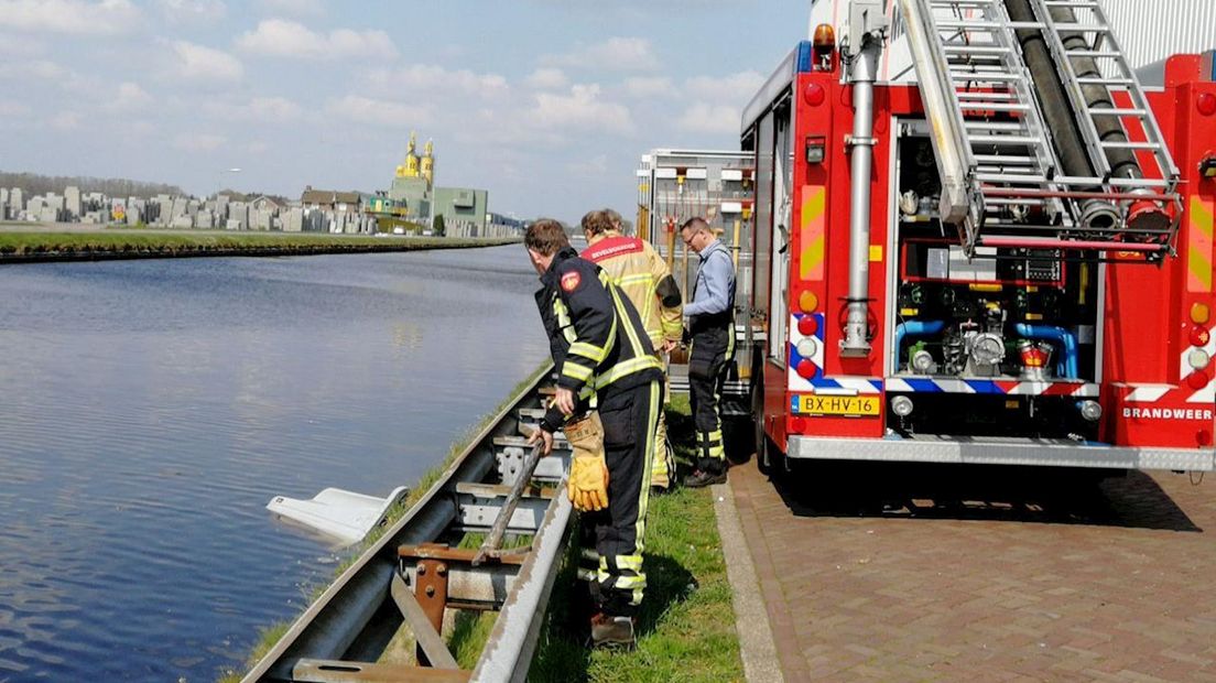 Wie heeft een urinoir in Kanaal Almelo - De Haandrik laten vallen?