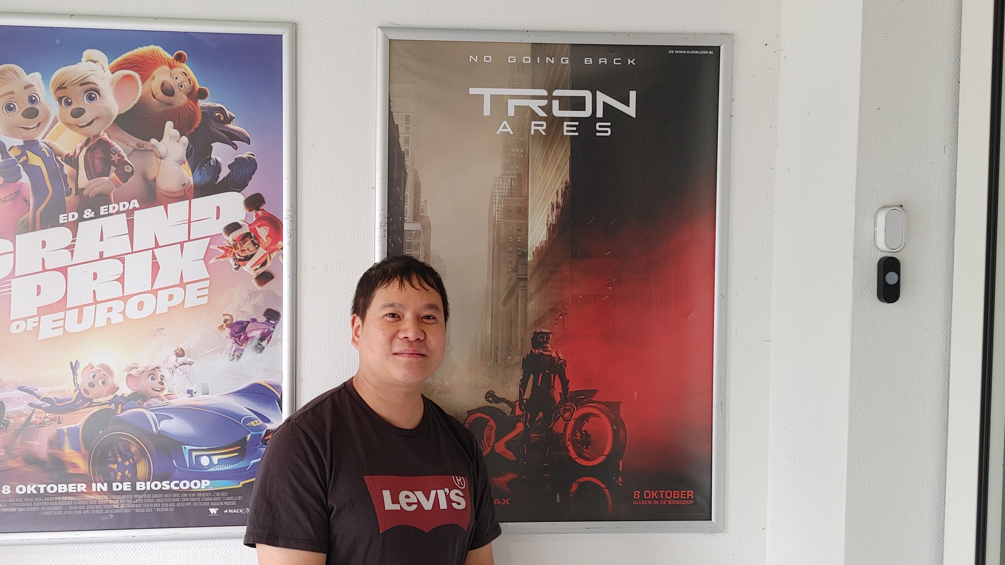 Tim Postma fan Cinesneek foar de poster van 'Tron: Ares'