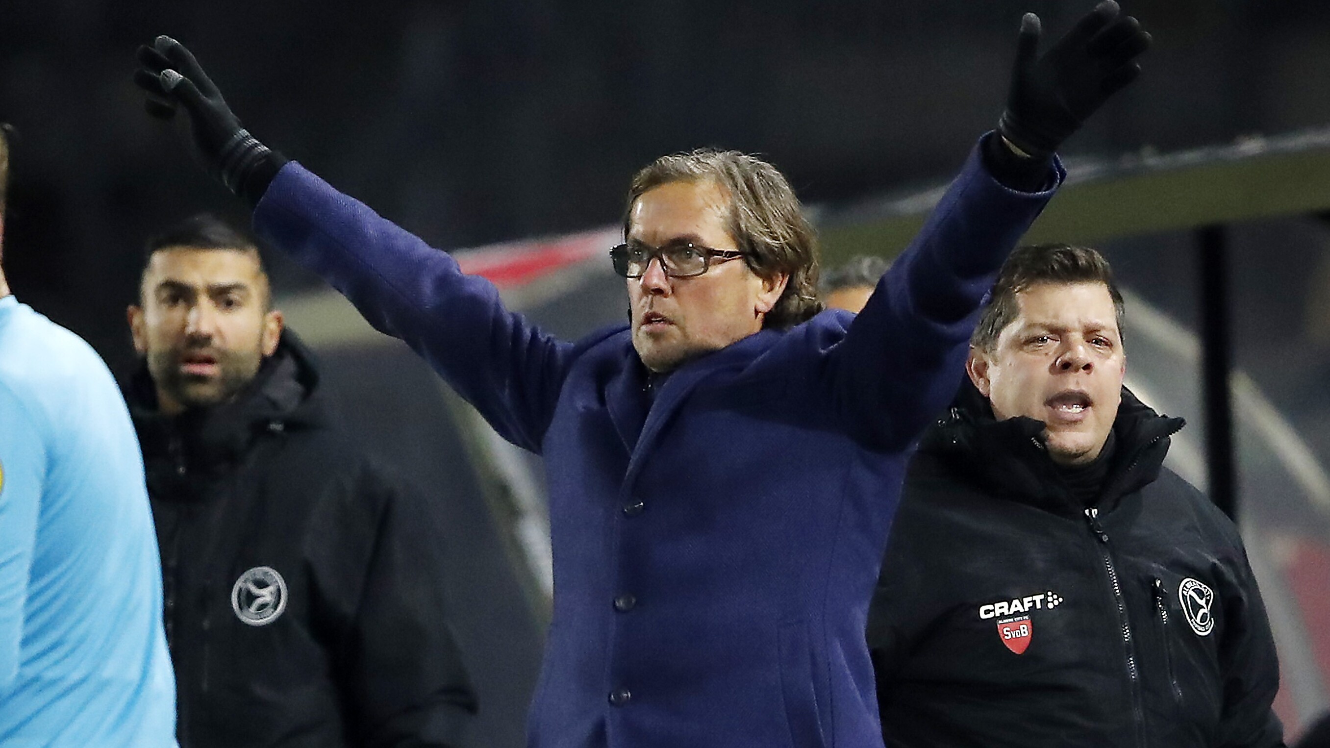 Alex Pastoor as trainer fan Almere City, mei efter him keeperstrainer Etemadi