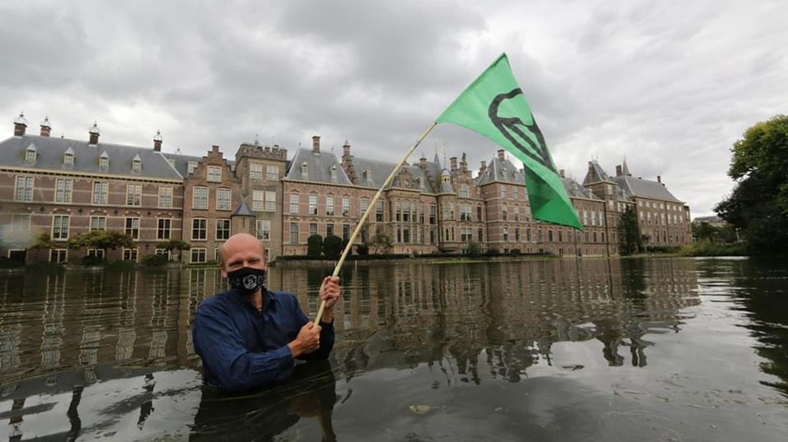 Paul Hendriksen uit Olst voert regelmatig actie met Extinction Rebellion