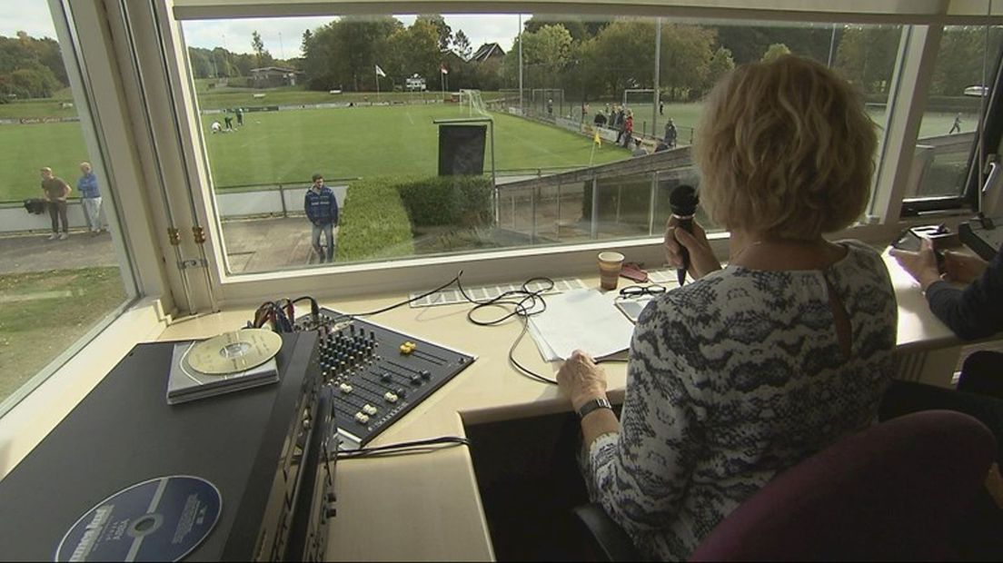 Vanuit de radiokamer van Berghuizen: Erna Wolbers