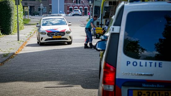 Fietser gewond door ongeluk in Assen. Fietser gewond door ongeluk in Assen.