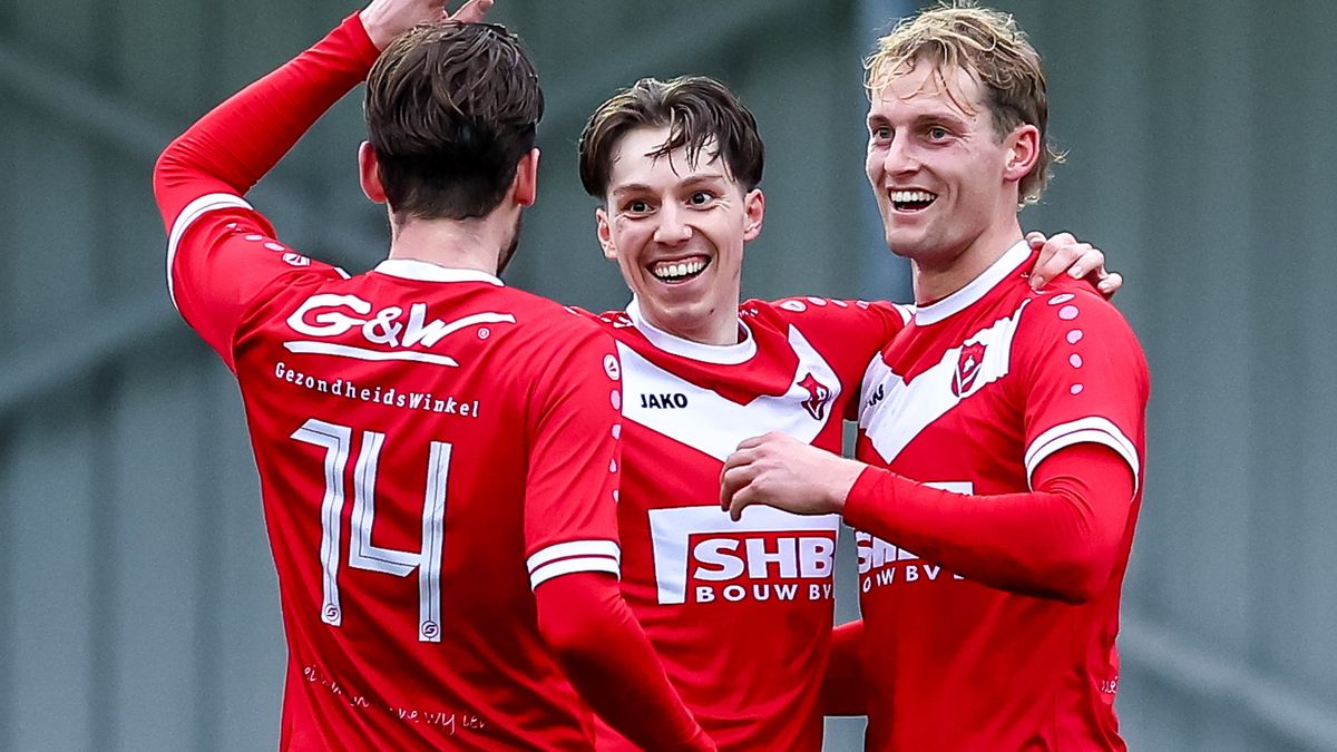 Thomas Prinsen de grote man bij Harkemase Boys, verlies voor ONS Sneek