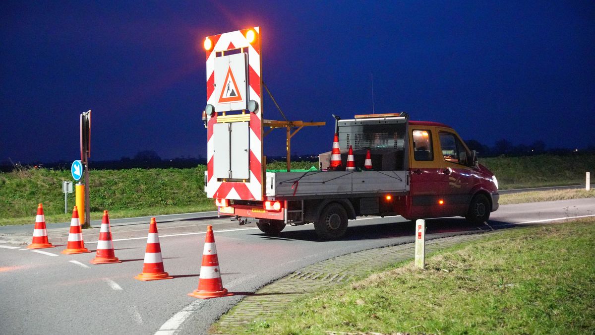 Dode persoon aangetroffen in het water bij Franeker | File op A32 naar Leeuwarden door olie op de we
