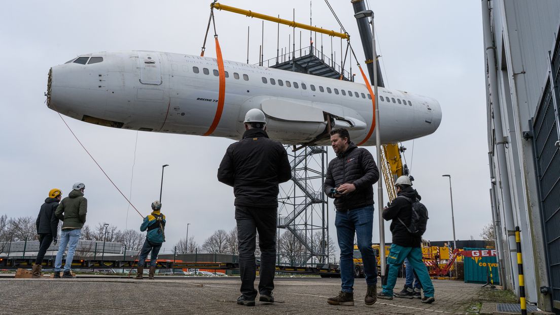 Dankzij een kraan kwam de Boeing nog één keer los van de grond