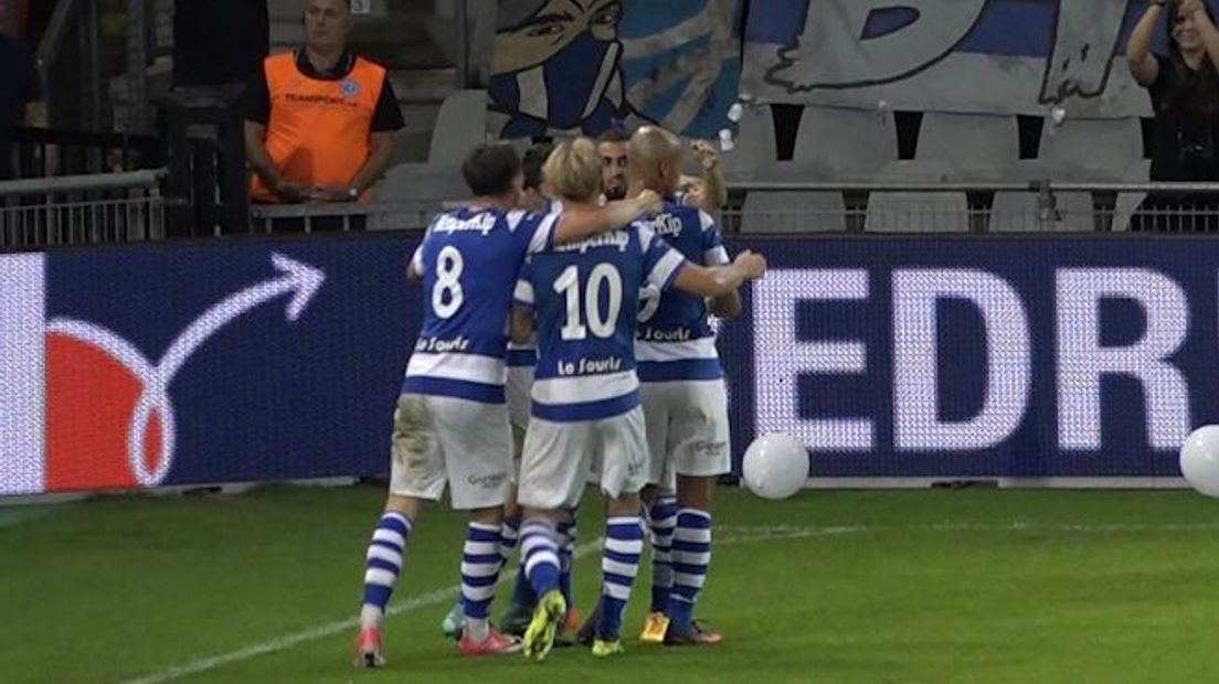 De Graafschap heeft vrijdagavond knap de wedstrijd tegen directe concurrent SC Cambuur gewonnen. Hoewel de wedstrijd voor het grote deel niet om aan te zien was, wisten de Superboeren toch heel effectief te zijn. De thuisploeg bracht de supporters twee keer aan het juichen: 2-0.