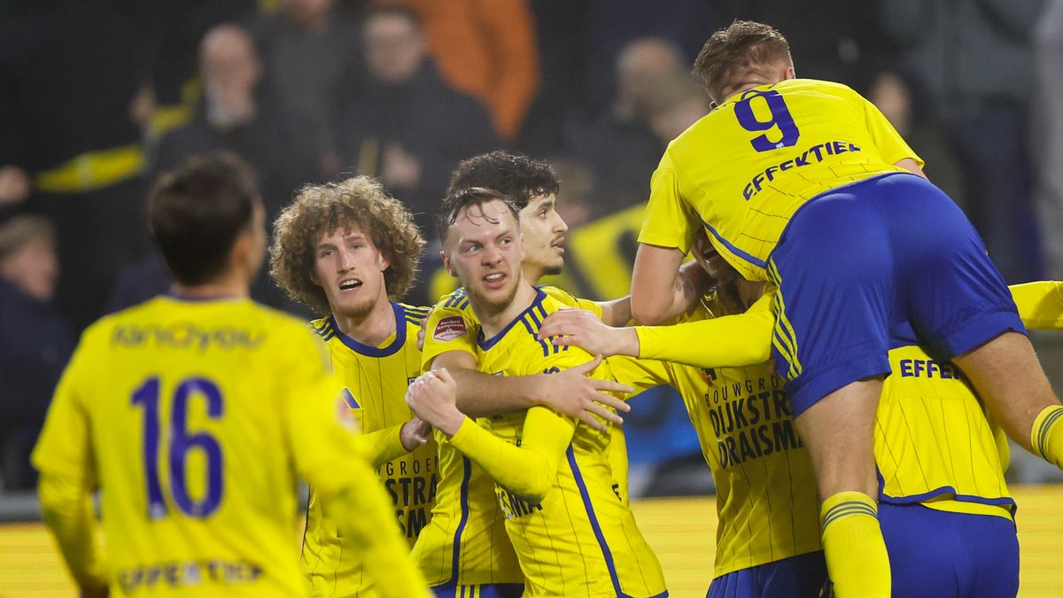 LIVE | SC Cambuur na eerste helft op achterstand tegen FC Eindhoven na penalty (0-1)