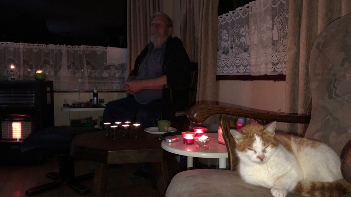 Bewoner op Camping Anloo krijgt noodaggregaat van gemeente