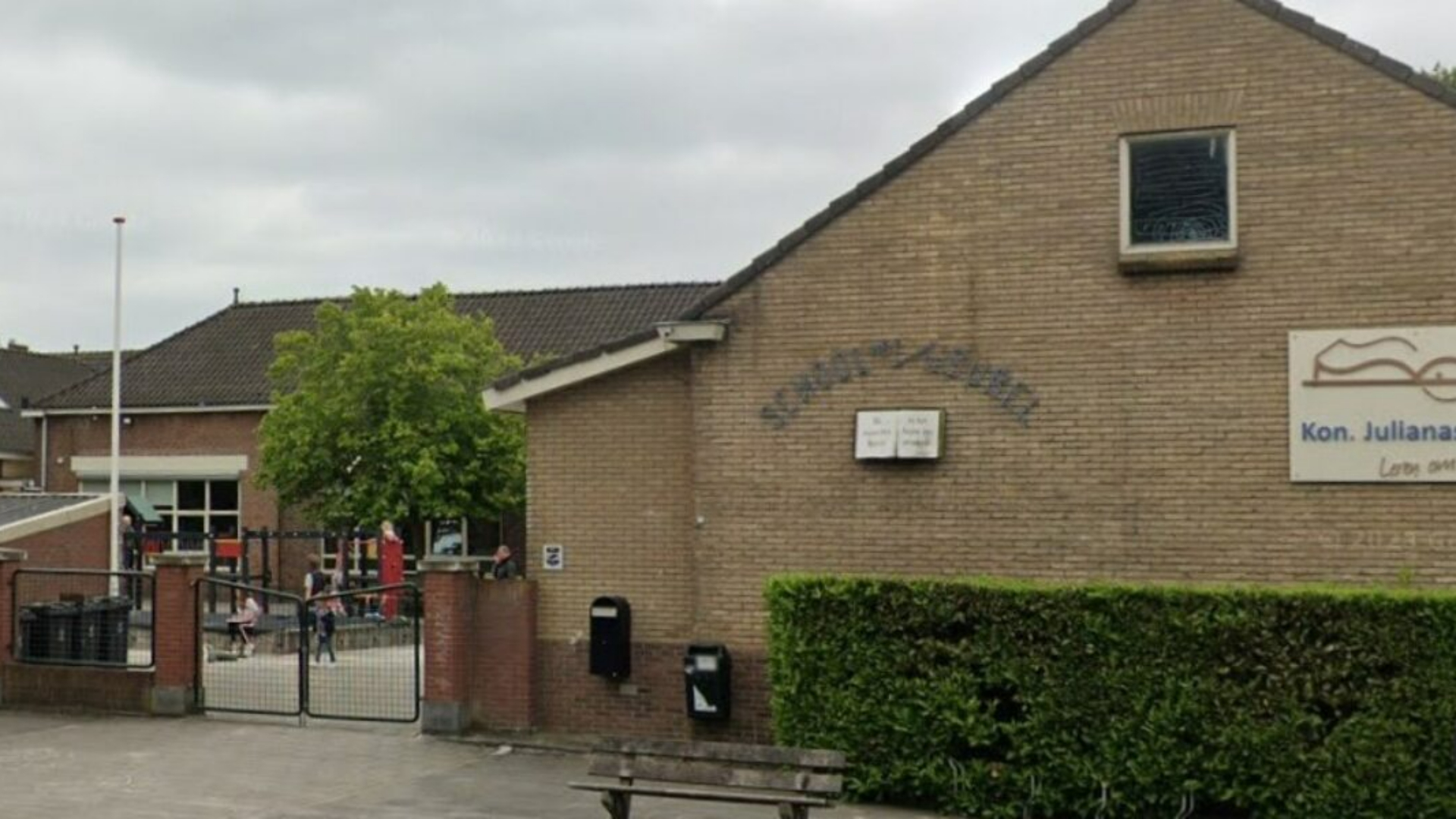 School met de Bijbel doet oproep na diefstal: 'Breng onze bijbel terug!'