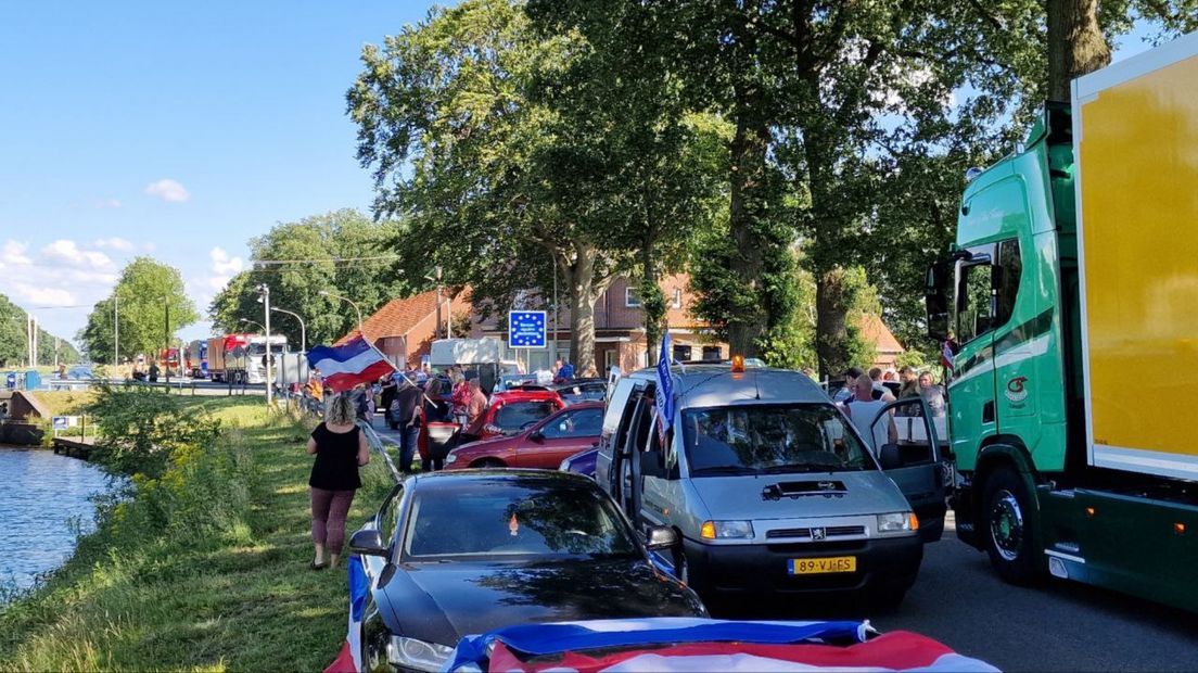 De grens bij Ter Apel met Duitsland is vastgelopen door het protest