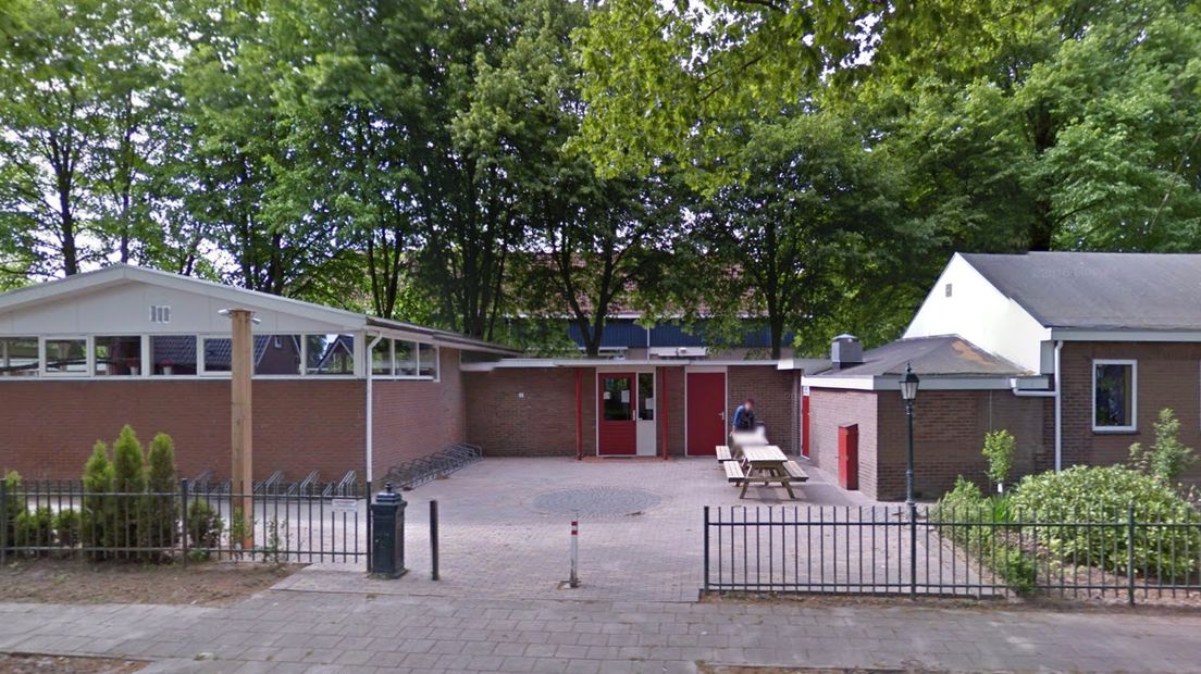 Volgende week moet het buurthuis weer open (foto Google Streetview)