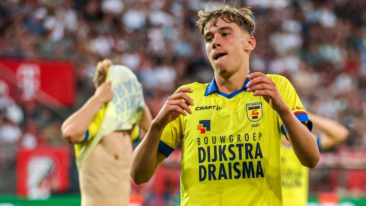 Spits Milan Smit moat as linksbûten de goals meitsje foar Cambuur - Omrop Fryslân