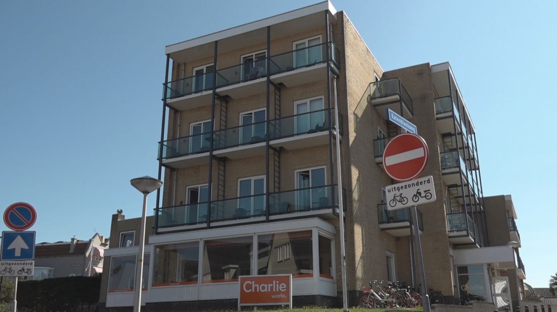 Noordwijk wil 65 arbeidsmigranten Hotel Waikiki weg hebben