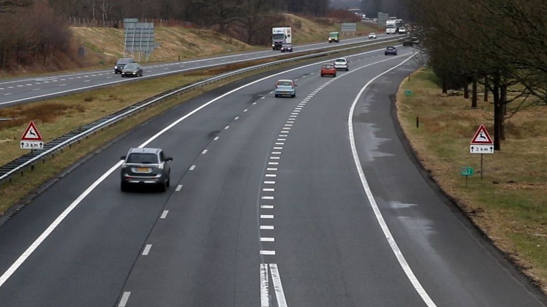 Rijkswaterstaat gaat aan de slag met het wegdek op de A28 (Rechten: RTV Drenthe)