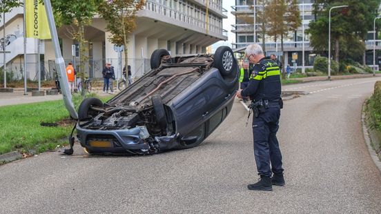 Car rolls over in Leeuwarden
