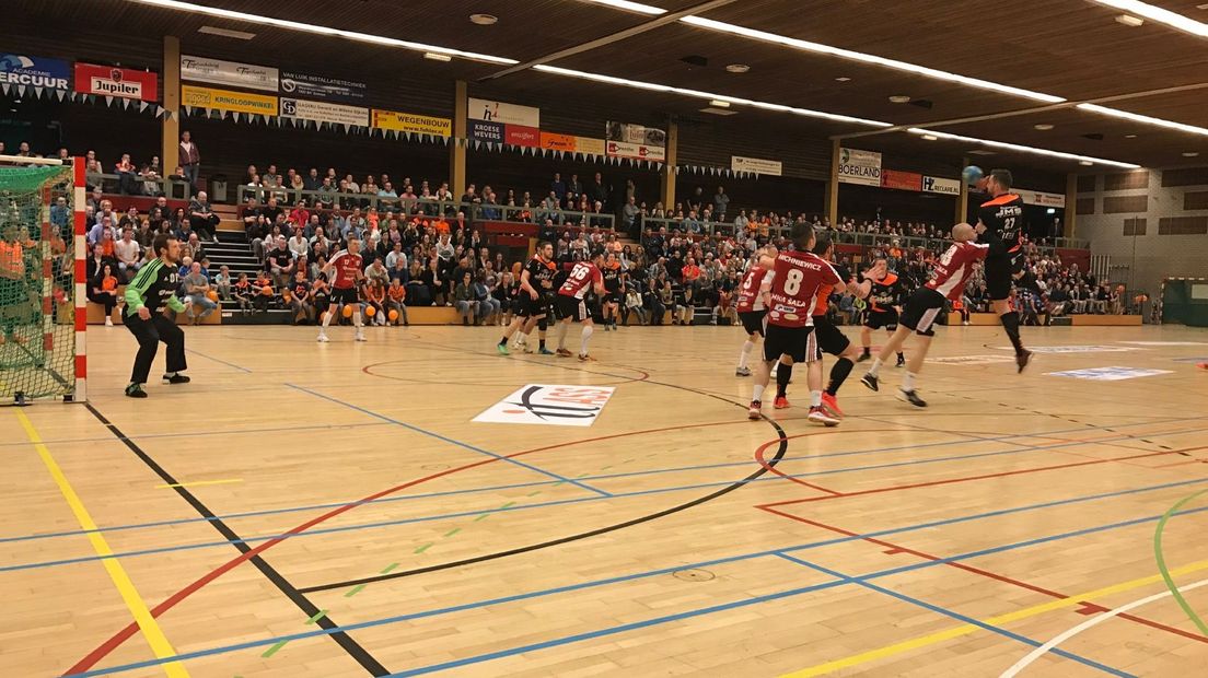 Kijktip: de kwartfinale van de EHF Challenge Cup uit 2017 Hurry Up-HKM Sala (Rechten: RTV Drenthe/René Posthuma)