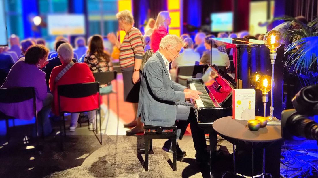 Herman Finkers voorafgaand aan de presentatie