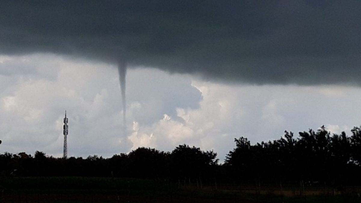 Waterhoos op verschillende plekken gespot: van Nieuwvliet tot Zoutelande