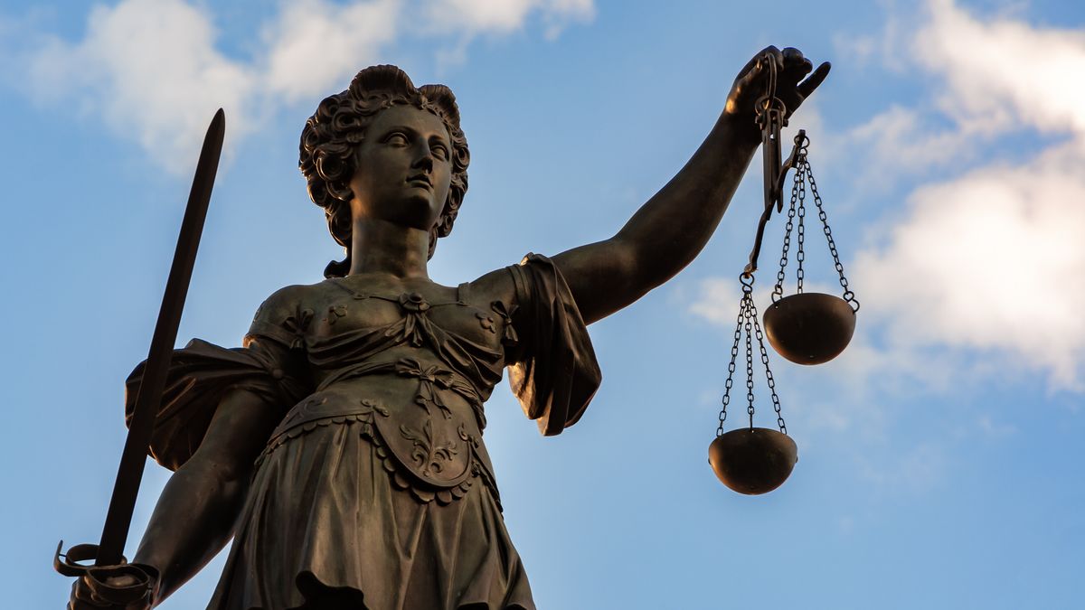 OM eist celstraf en tbs tegen man die uit het niets instak op wandelaar in Leeuwarden