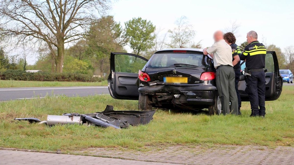 Auto's botsen tegen elkaar op N343 bij Fleringen