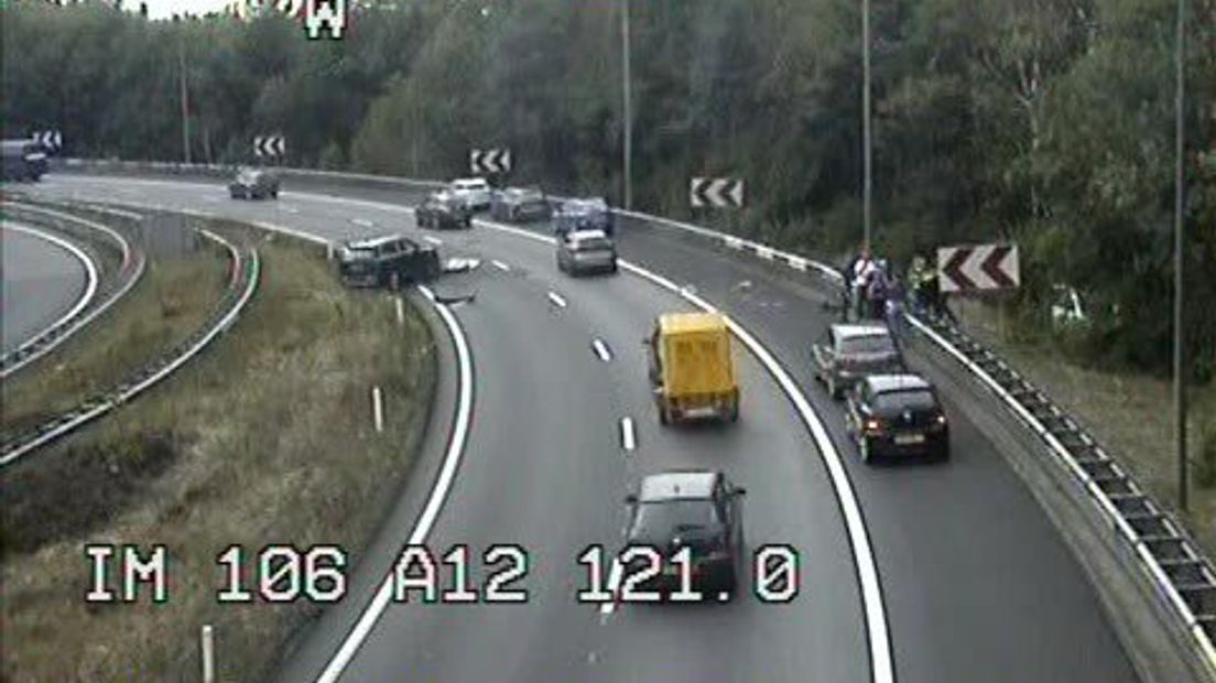 Op de A12 bij knooppunt Grijsoord is dinsdagmiddag een ongeval gebeurd. Daardoor ontstonden lange files op de A50 en A12 richting Utrecht.