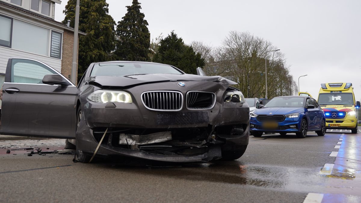112 Nieuws: Brand in gevangenis Almelo | BMW klapt vol op geparkeerde auto